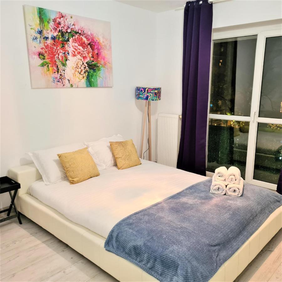 World Apartment