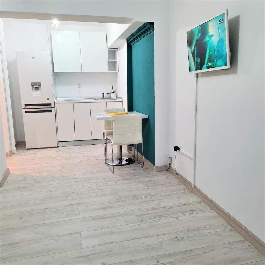 World Apartment *