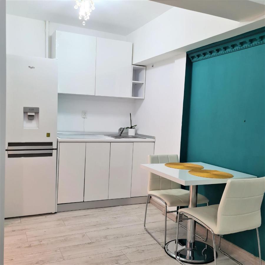 Apartment World