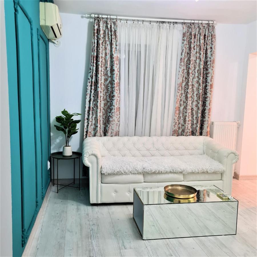 World Apartment *